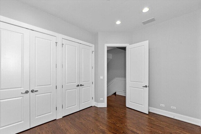 Photo - 5 bedroom in Chicago IL 60622