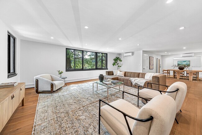 Photo - 935 Washington St Unidad 8 Rental