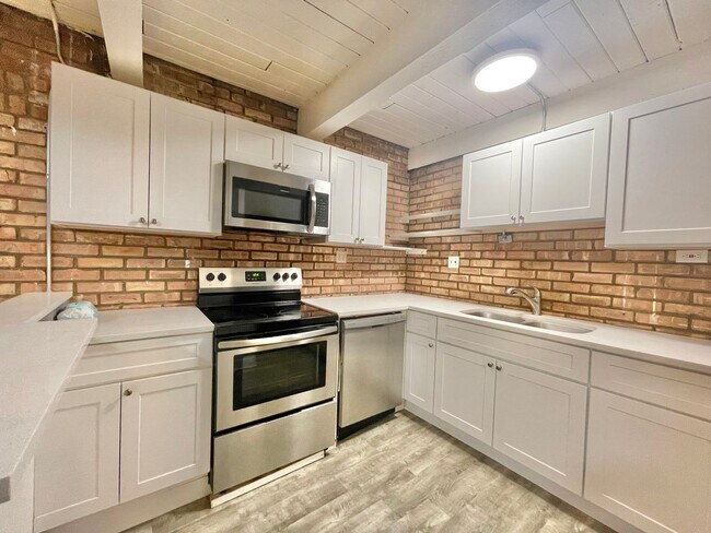 Photo - 806 S Loomis St Unit B