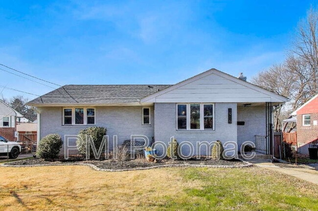 Building Photo - 1915 Henry Rd