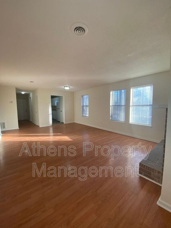 Photo - 131 Pinehurst Ct Unit Apt. 3