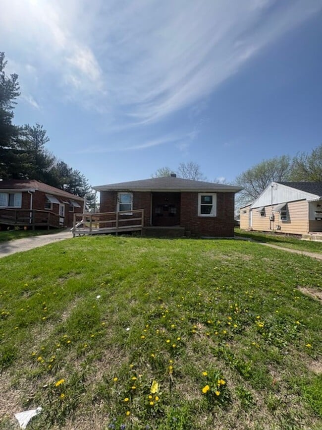 Building Photo - 1318 E Frye Ave Unit 5