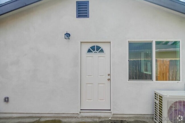 Building Photo - 6325 Newsome Dr Rental