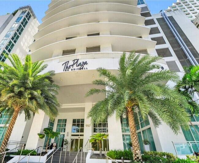 Building Photo - 950 Brickell Bay Dr Unit 2406 Rental