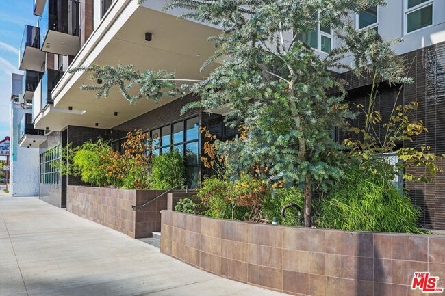 Photo - 951 Ogden Dr Unidad 204