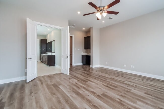 Photo - 1810 Winter St