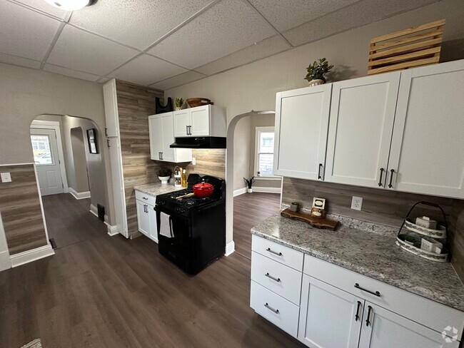 Building Photo - Newly remodeled 3 bed, 1 bath home for ren...