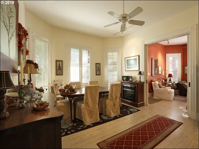 Photo - 1039 SE Franklin St