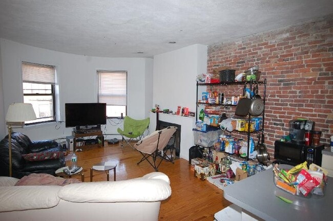 Building Photo - 610 Columbus Ave Unit 7