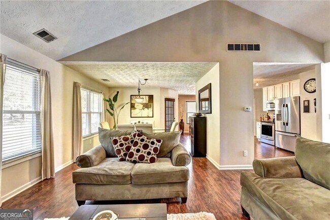 Photo - 3940 Piper Glen Dr NE