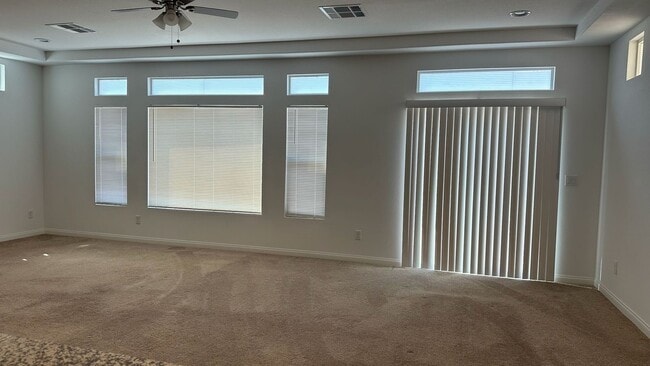 Photo - 5 Bedrooms Single Family Home with Granite...