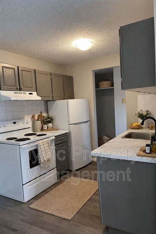 Photo - 9108-9149 149 St Unit Three-Bedroom