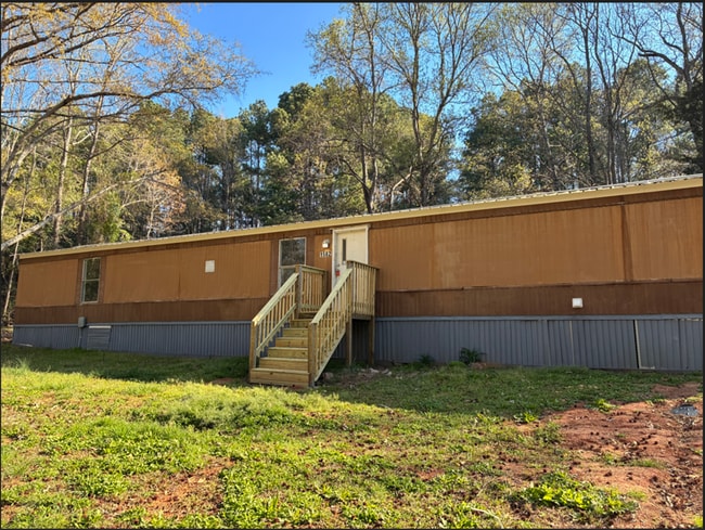 Building Photo - Newly remodeled home is located in Lancaster, SC 29720.