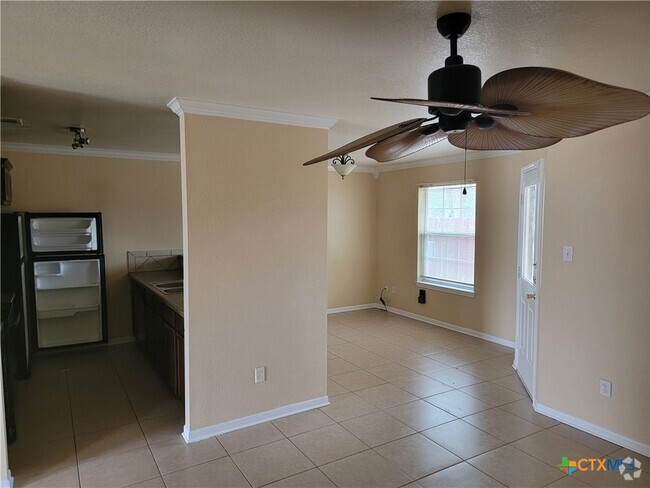 Building Photo - 104 Kings Ct Rental