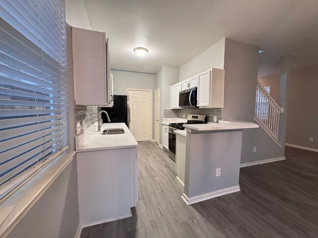 Photo - 6427 Waldron Cir