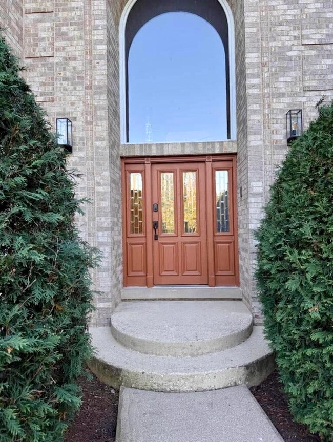 Photo - 8S210 Stonehedge Dr