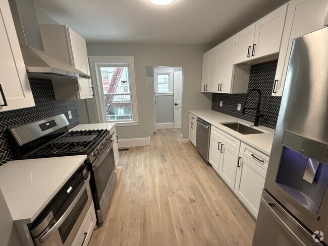 Building Photo - 98 Woodstock St Rental