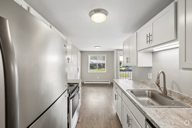 Boston Deluxe Renovated - 2BR, 1BA - 862SF - Kitchen