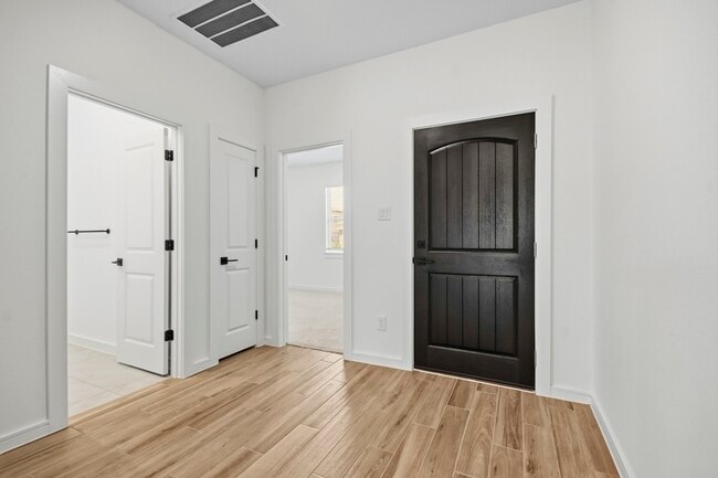 Photo - 8427 Bay Rdg Cir