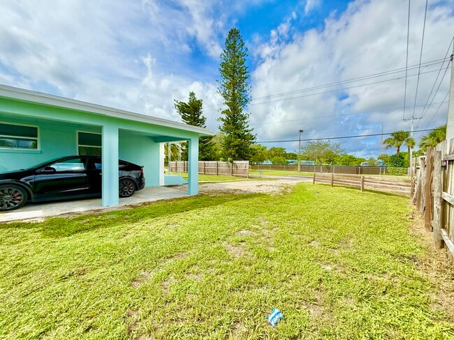 Photo - 355 NW 8th Ave