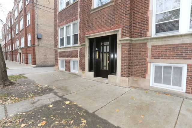 Photo - 1919 W Winnemac Ave Condo Unit 4