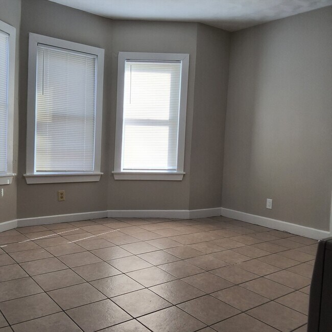 Photo - 98 County St Unidad A-2S