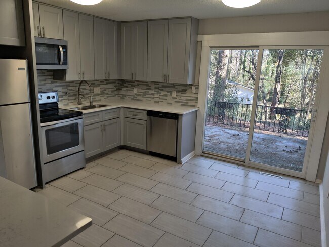 Photo - 3108 Erskine Dr