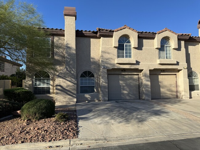 Building Photo - 2606 Autumn Blaze Ave Rental