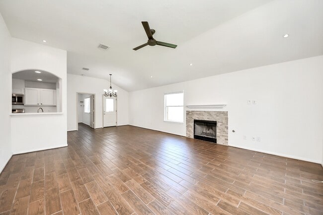 Photo - 2511 Orchard Run Way