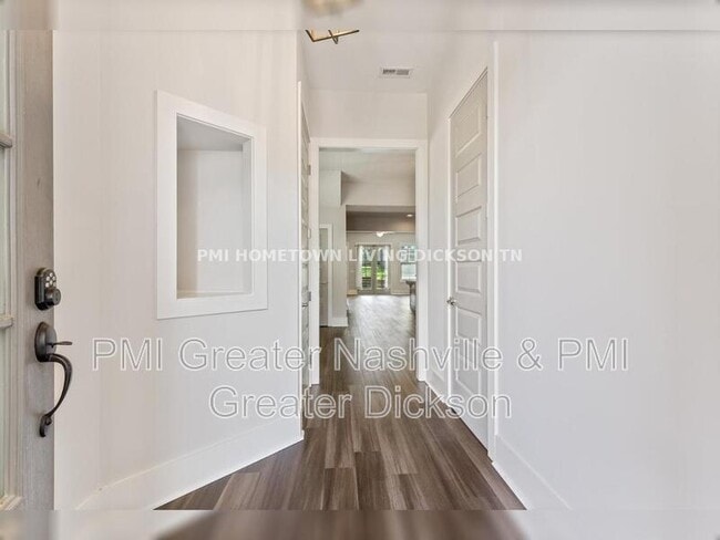 Photo - 5921B Robertson Ave