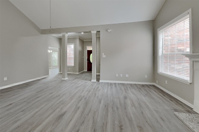 Photo - 17902 Western Pass Ln