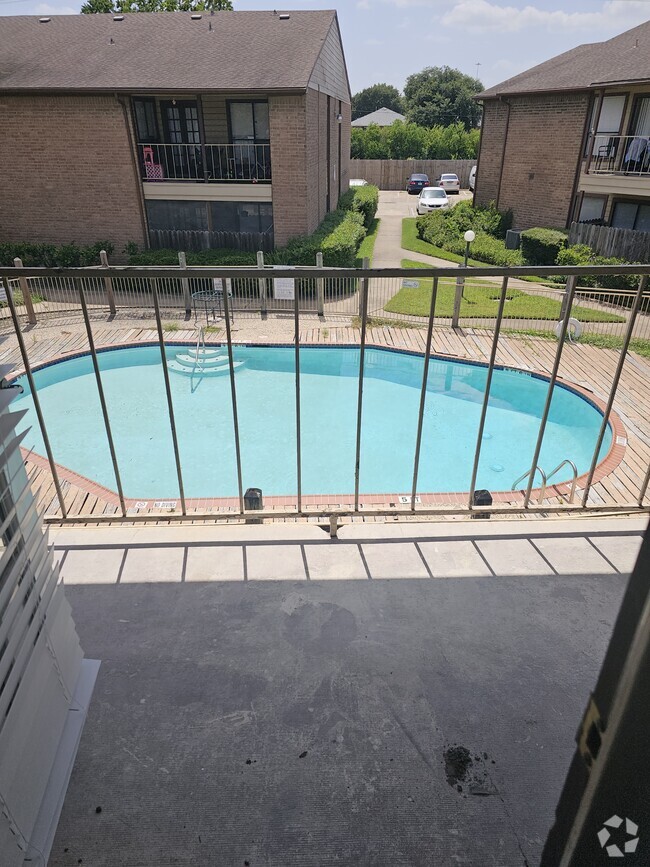 Building Photo - 9000 Bissonnet St Rental