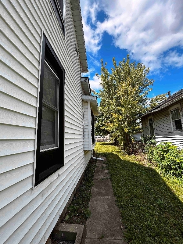 Photo - 216 E 13th St