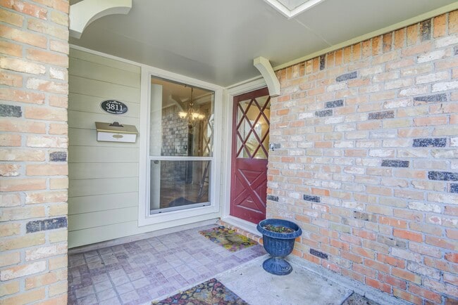 Photo - 3811 Bennett Dr