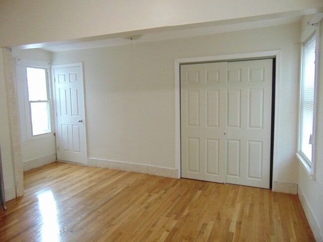 Building Photo - 39 Bowen Ave Unit 2 Rental