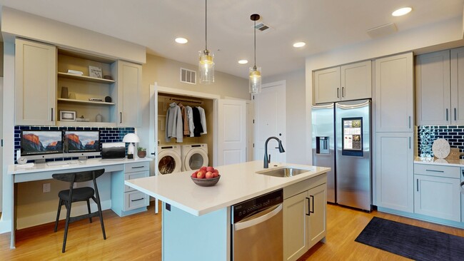 NorthPark_interior_kitchen C5 staged - AMLI North Park Apartments