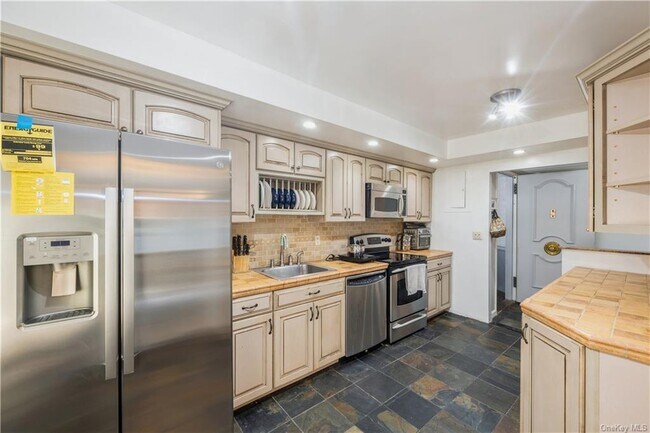 Photo - 500 High Point Dr Condo Unit 304