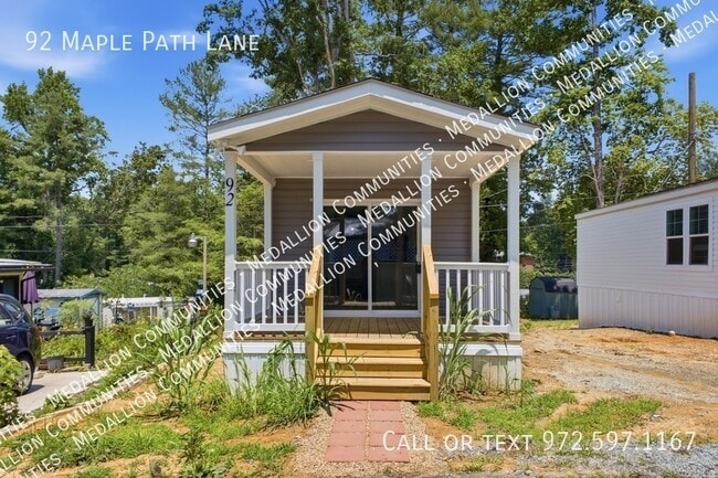 Building Photo - 92 Maple Path Ln