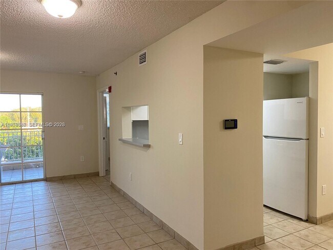 Photo - 601 SW 37th Ave Unidad 304