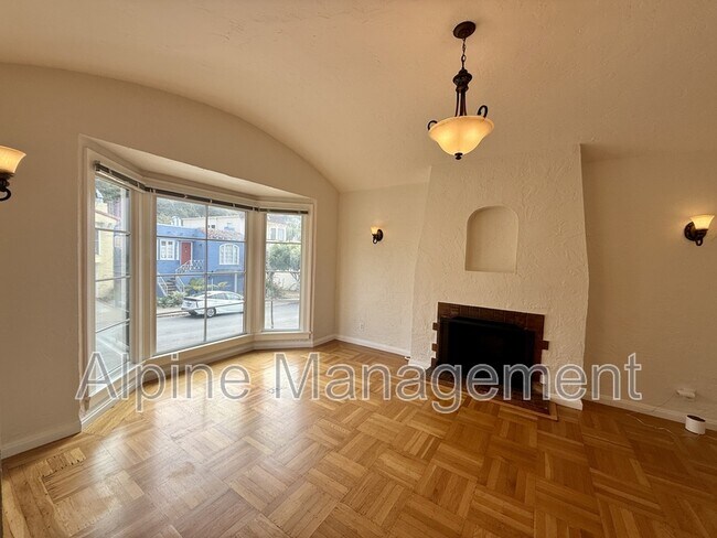 Photo - 658 Rockdale Dr