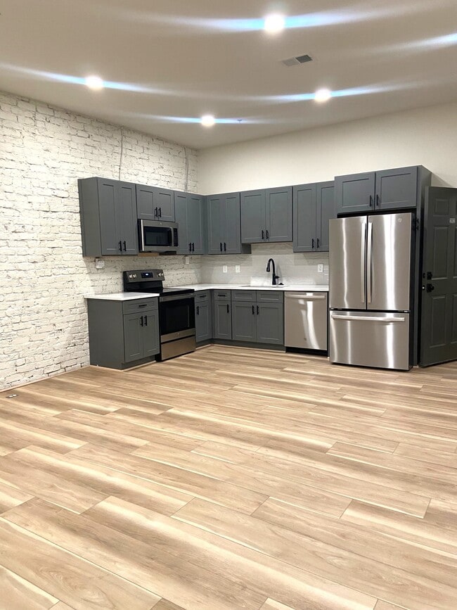 Photo - 2018 Morris Ave Unit Mercantile on Morris