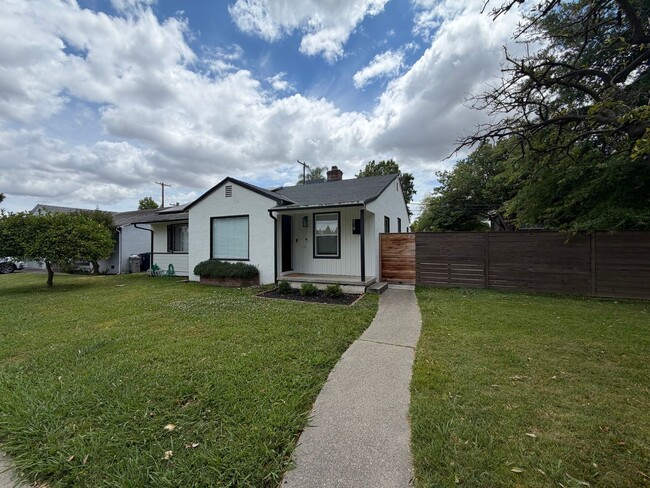Photo - 3 Bedroom | 1.5 Bathroom | Single-Family Home