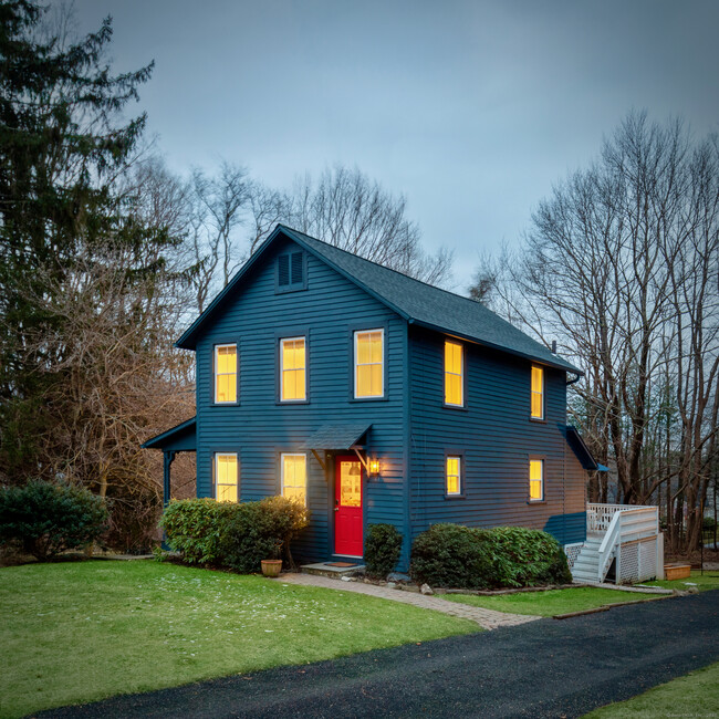 Building Photo - 41 Milton Rd Rental