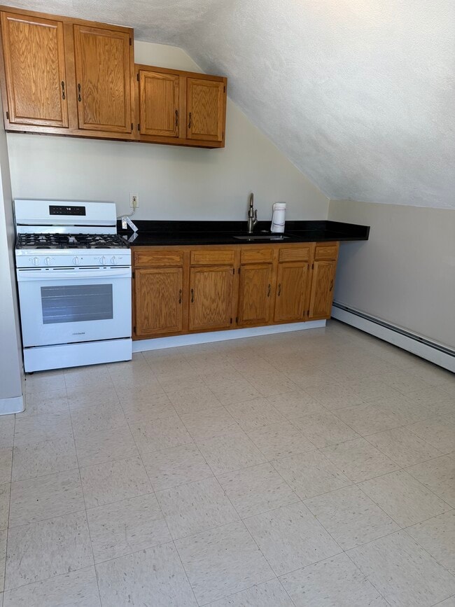 Photo - 373 High St Unit Apartment 3