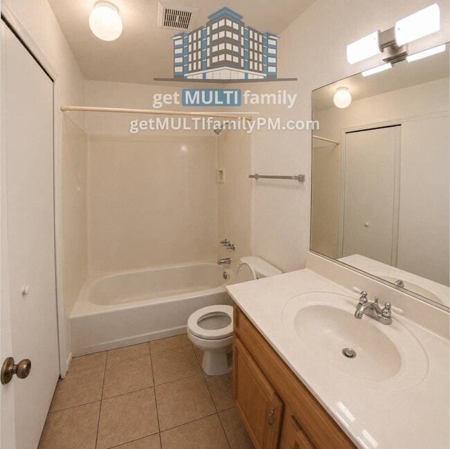 Building Photo - 903 S Casitas Dr Unit D