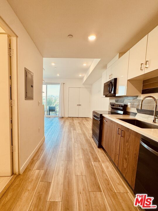 Photo - 252 N Hoover St Unidad 205