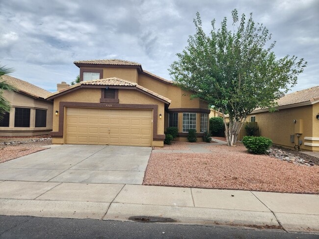 Building Photo - 3 bed 2.5 bath with loft