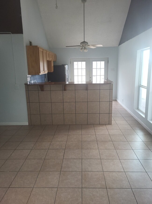 Photo - 2300 Live Oak St