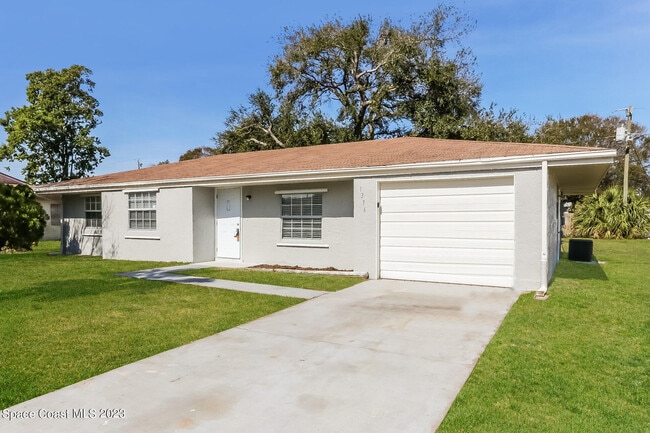 Photo - 1376 23rd Pl SW