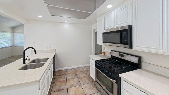 Photo - 1617 Toyon Pl